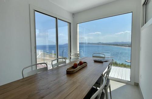 L'Estartit Villa | Villa in l Estartit with Waterfront Views