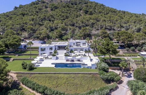 Cap Martinet Villa | Villa in Playa De Talamanca with 6 bedrooms sleeps 12