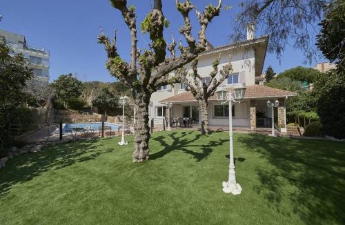 Sant Andreu de Llavaneres House | Villa Julia | 14pax. 5' sea & train