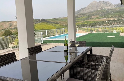 Colmenar Villa | Villa 'Los Moriscos - The Best Views' with Private Pool, Private Terrace and Wi-Fi