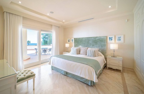 Golden Mile House | Villa Mary: Beachfront Mansion, Golden Mile Marbella. 10 Suites, 3 Pools, Spa