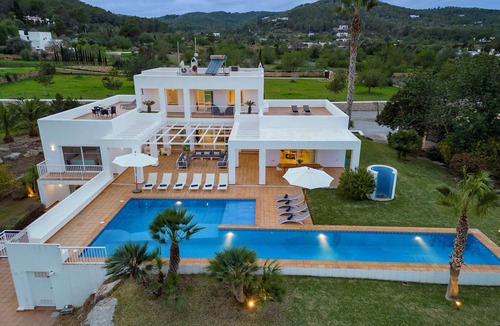 Sant Antoni de Portmany Villa | Villa near Ibiza Town, sleeps 12/13