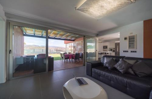 Salobre Ski Chalet | Villa Paradise