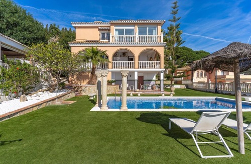 Benalmadena Costa Villa | Villa 'Sunrise Benalmádena' with Sea Views, Wi-Fi, and Air Conditioning