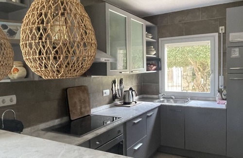 Pals Villa | Villa Vuelta , spacious house with private pool