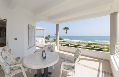 Oliva House | VISTAS PANORAMICAS - Cosy beachfront apartment in Oliva with free Wi-Fi