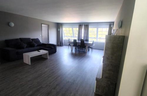 Sardinero Apartment | Vivienda Lago Sardiñeiro by INCostadaMorte