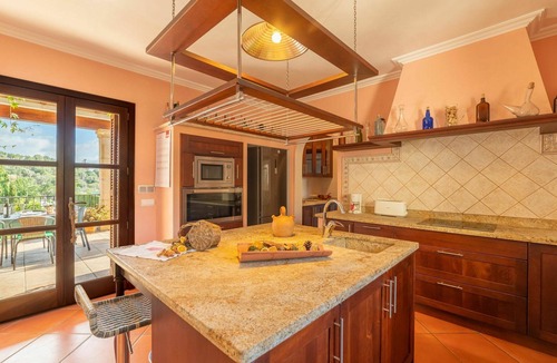 Mancor de la Vall Villa | Wonderful private villa with private pool, WIFI, hot tub, A/C, TV, patio and panoramic view