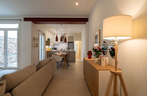 Malgrat de Mar House | Wonderful villa for 7 guests with WIFI, A/C, private pool, TV and patio