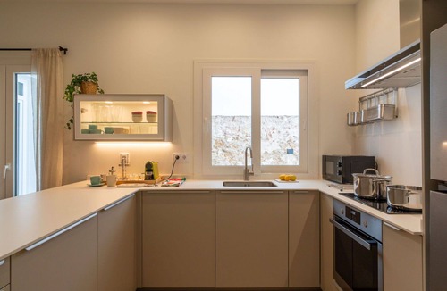 Malgrat de Mar House | Wonderful villa for 7 guests with WIFI, A/C, private pool, TV and patio