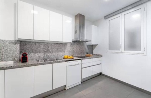 Dreta de l'Eixample Apartment | Your Stylish Barcelona Escape Near Passeig de Gracia