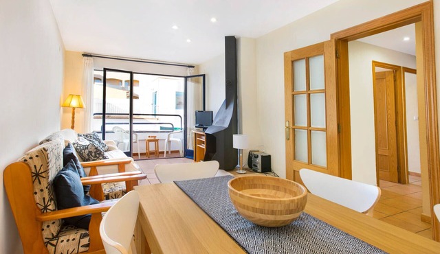 1MON 01 - Central apartment with garage, located 200 meters from the beautiful beach of Llafranc