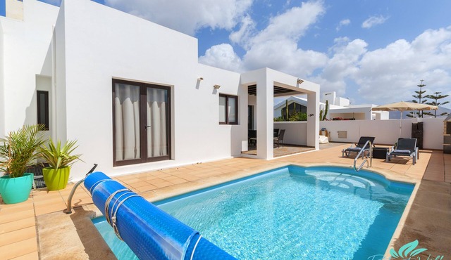 2 Bedroom Villa, with Private Pool and A/C, Close to Town Centre