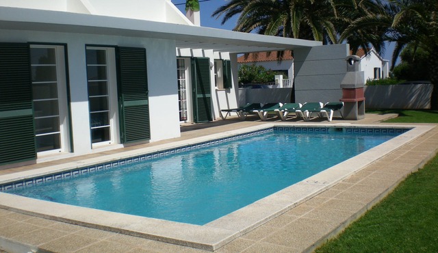3 Bed, 2 bathroom villa, large private pool in lovely quiet cul-de-sac Location in Cala en Porter