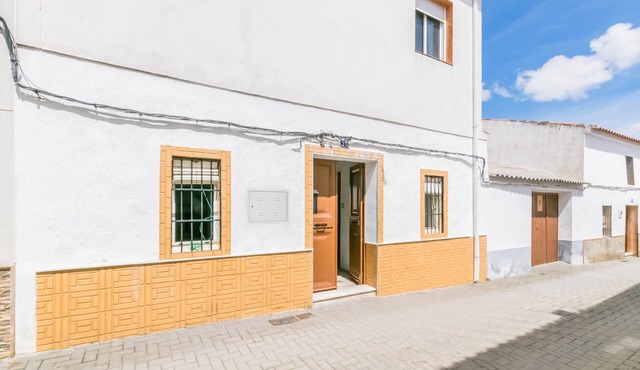 3 bedroom awesome home in Villanueva del Rey