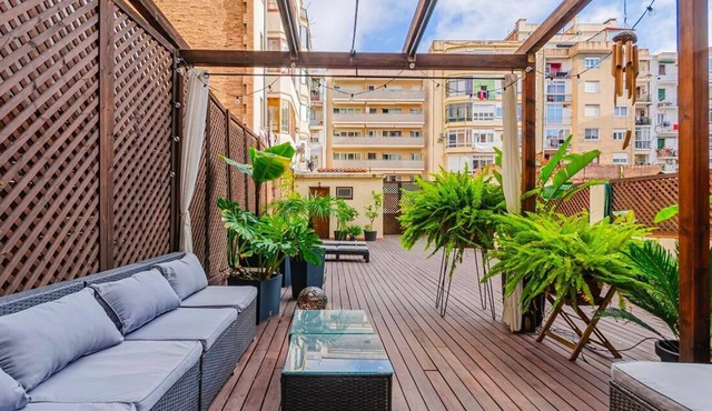 3BR Apartment w/100m² Private Terrace – Eixample