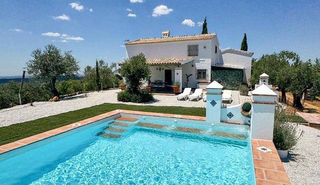 4 bedroom awesome home in Constantina
