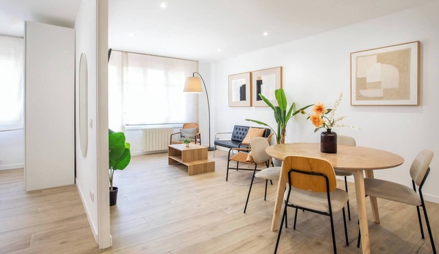 42PAA1128 - Two Bedroom Apartment, Sleeps 4