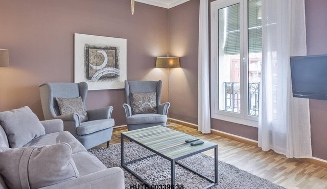 64. Urgell Apartment