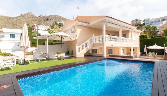 Agradable casa con piscina