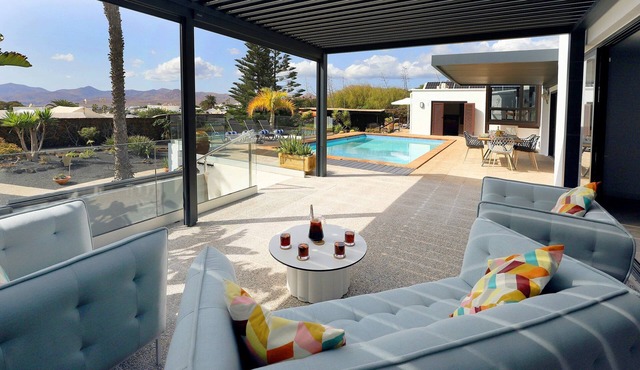 Amazing Puerto Del Carmen Villa | 4 Bedrooms | Villa Seaside | Private Pool