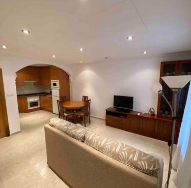 Amplio apartamento con aire acondicionado a 15 min de la playa andando