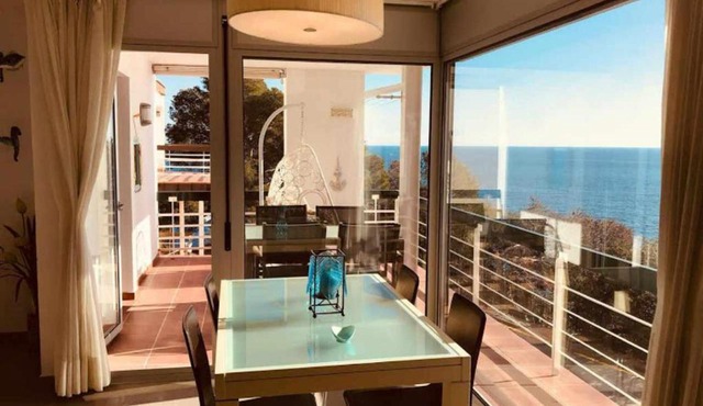 Apartamento Cala Salionç Playa frente a la playa in Tossa de Mar