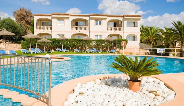 Apartamentos Sol Romántica by DOT Suites in Cala Romàntica