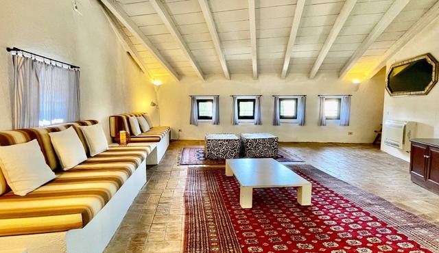Apartment 'Apartaments Can Gibert-Cap De Creus' with Shared Garden, Wi-Fi and Air Conditioning in Castelló d'Empúries