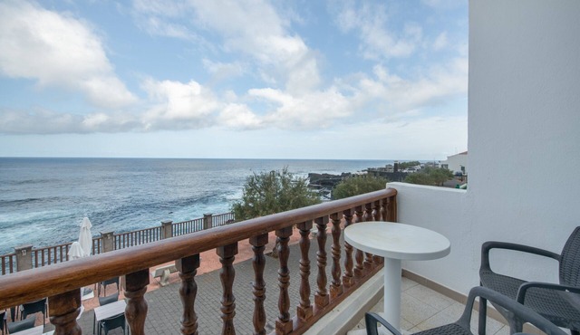 Apartment 'Apartamento E' with Sea Views, Private Terrace and Wi-Fi