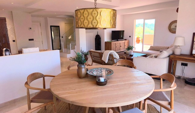 Apartment 'Casa Sunchill' with communal pool, WLAN and air conditioning in Marbella