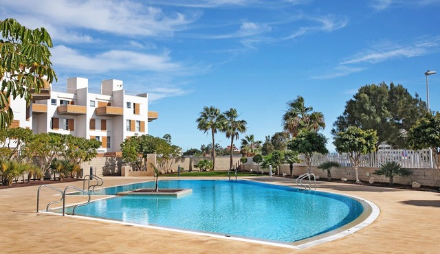 Apartment Edificio Los Martines with Sea View, Pool & Wi-Fi in El Médano