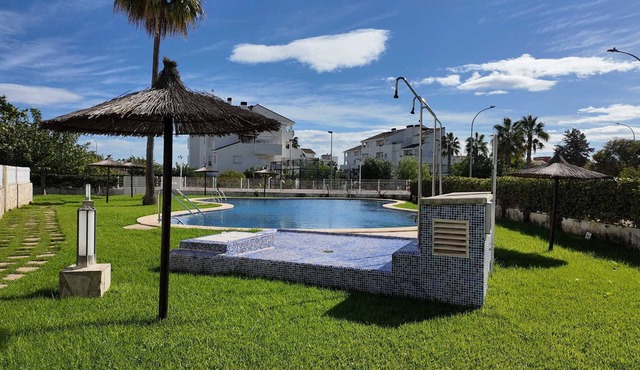 Apartment in El Verger, 800 metres from the sea, with garden and communal pool