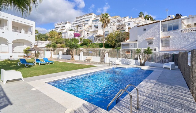 Apartment 'N5' with Communal Pool, Wi-Fi, and Air Conditioning