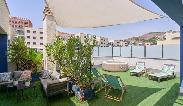 Apartment 'Penthouse with Terrace and Private Jacuzzi' with Sea View, Wi-Fi and Air Conditioning