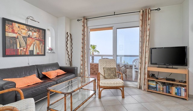 Apartment "Primera Línea 01" with Sea View, Private Terrace & Wi-Fi