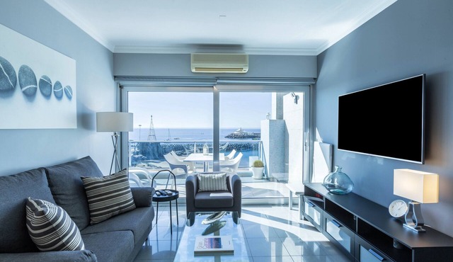 Apartment "Teresita Mogamar BeachFront" next to the Beach with Sea View