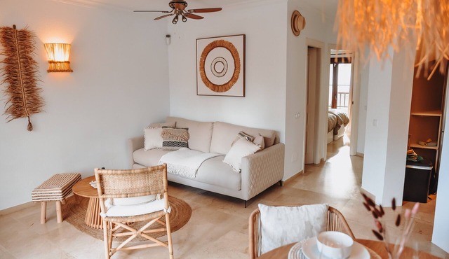 Apartment 'Vida Calahonda' with Shared Pool, Wi-Fi and Air Conditioning