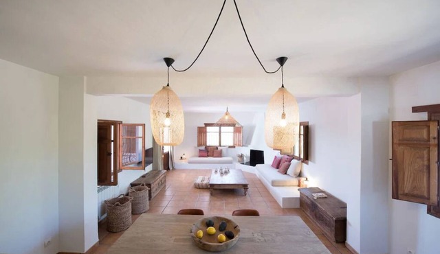 Authentic finca, ideal for vacations with family or friends