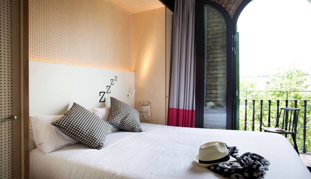 Barcelona center! Perfect for big groups, central location! - Several Bedrooms