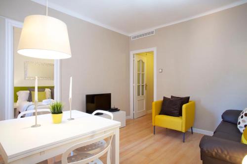 BarcelonaForRent Sagrada Penthouse