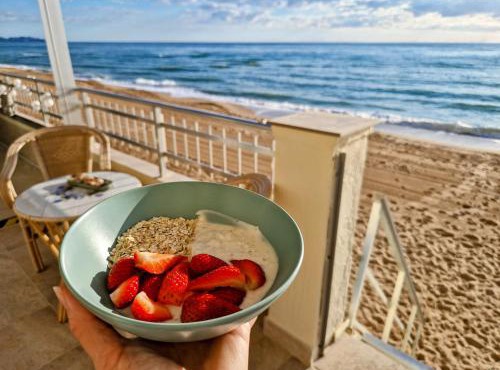 Beachfront Apartment - Direct Beach Access in El Brosquil