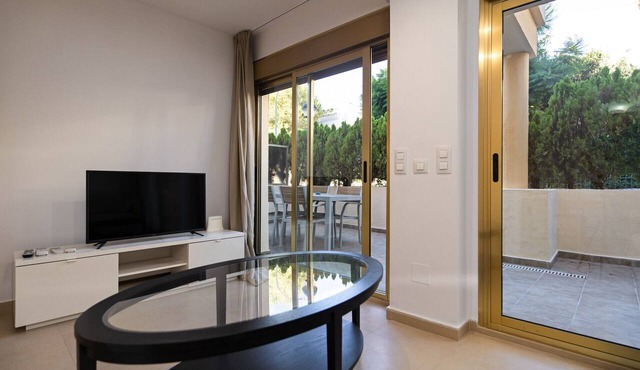 Beachside apartment in Elviria, Romana Playa