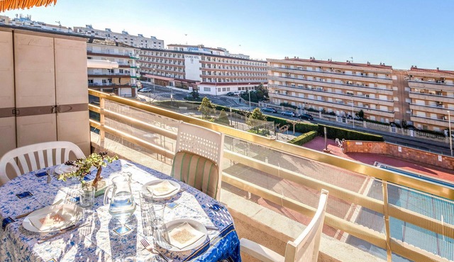 Beautiful apartment in Blanes with WiFi