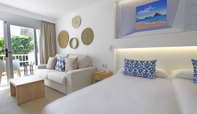 BG Hotel Portinatx Beach Club