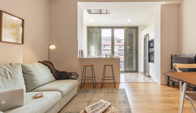 Bravissimo Riu Onyar, modern 3-bedroom apartment with views of the Onyar River
