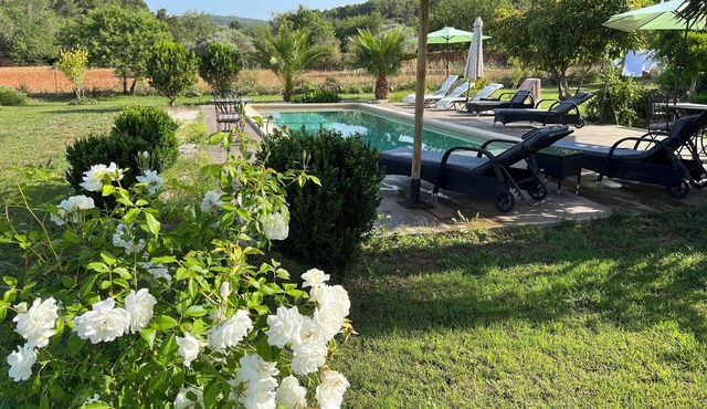 Can Pepis for couples who enjoy the natural surroundings and tranquility.