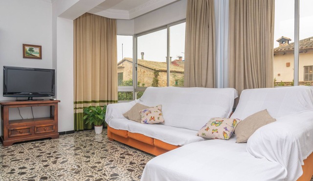 Can Rei (Costitx) - Three Bedroom Chalet, Sleeps 6 in Costitx