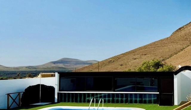 Canaryislandshost l Olympica