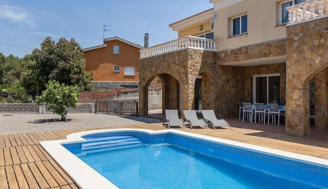 Casa en la Montaña Cerca de la Playa